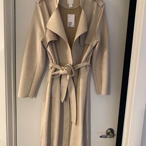 H&M trench coat in microfibre in cream colour with belt